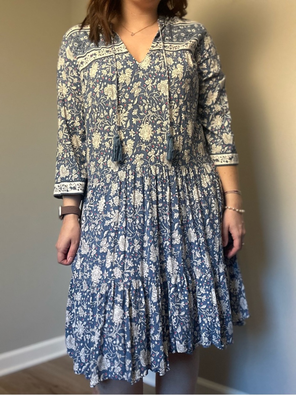H&M Blue Floral V-Neck Tassel-Front Tiered Knee Length 3/4 Sleeve Dress Size 6